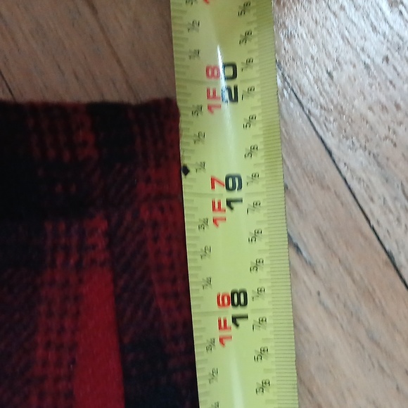 Woolrich Men's Classic Red and Black Checkered Jacket - Picture 13 of 13